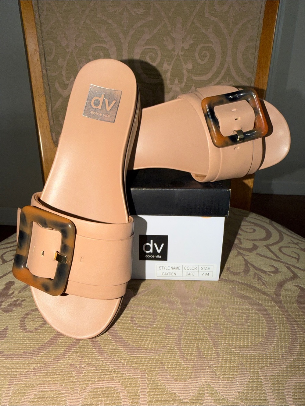EUC Size 7 dolce vita Cayden slide sandals. Cafe color.